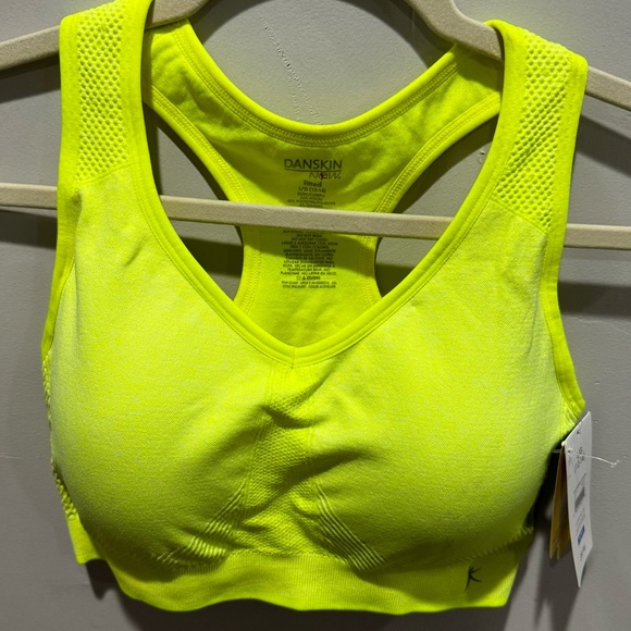 NWT Danskin Sports Bra- has padding - Picture 1 of 5